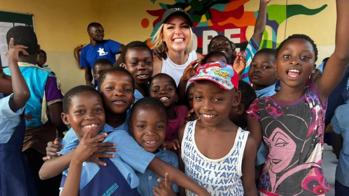 Kelly Lundberg Sparkle Foundation 4