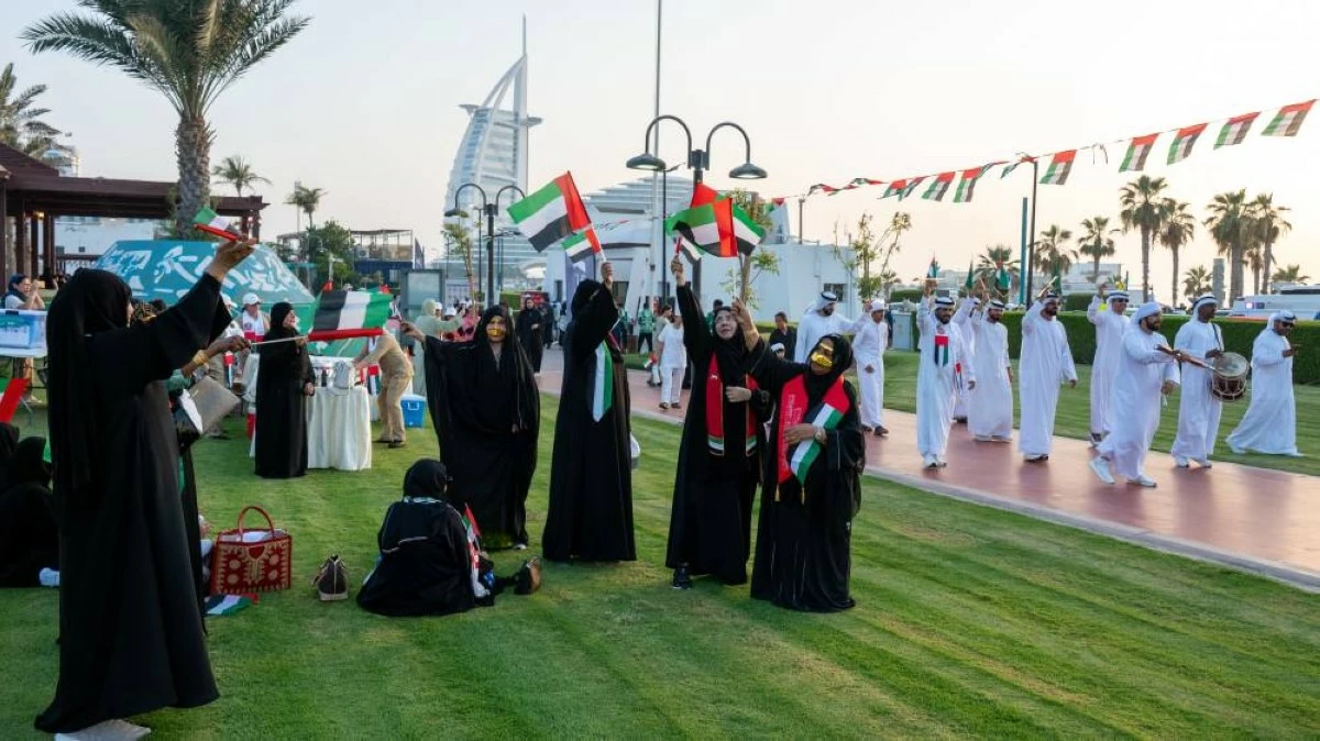 CDA Generation Shapers Proud of UAE march 5 Photo credit Government of Dubai Media Office