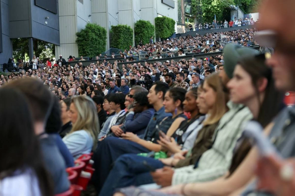 People attend Google's I/O 2026 developer conference in Mountain View, California, US on May 19, 2026. REUTERS/Manuel Orbegozo