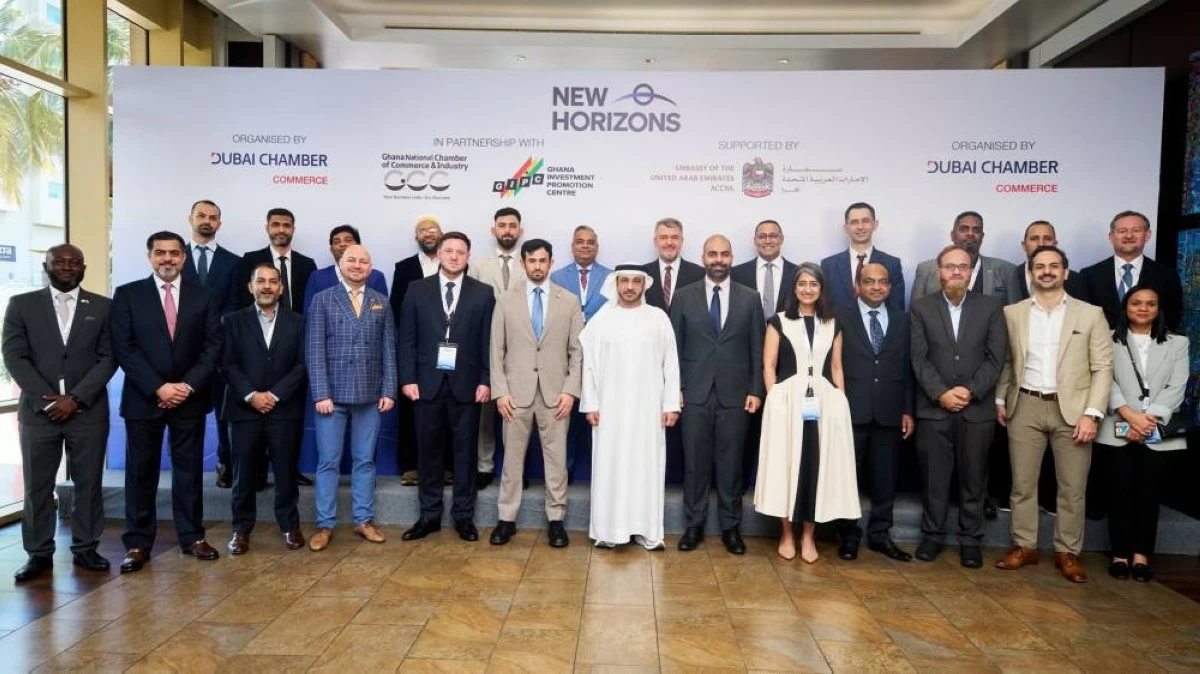 Group photo of Dubai Chamber of Commerce delegation