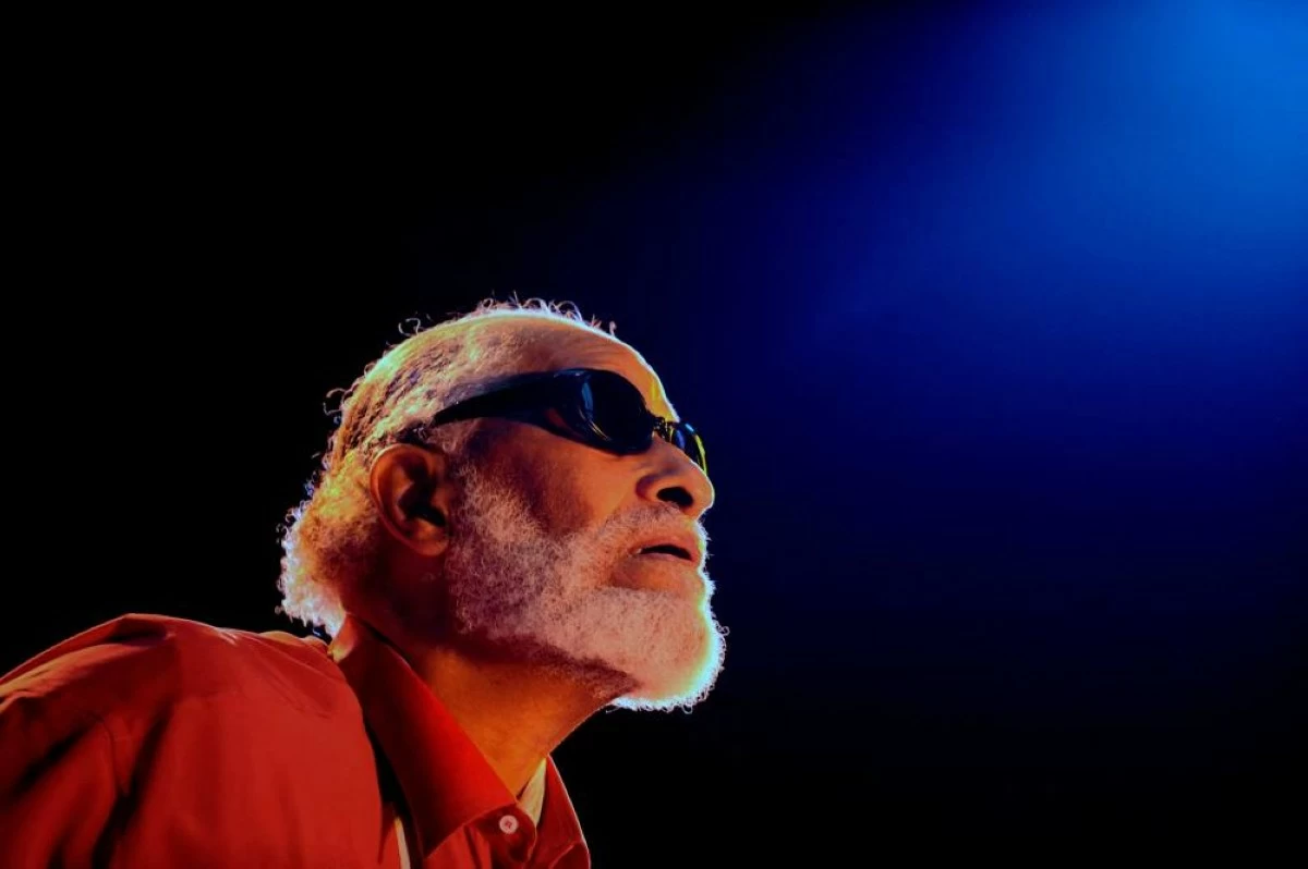 U.S. jazz legend Sonny Rollins performs on the sixth night of the Vitoria-Gasteiz Jazz Festival, in Vitoria, Spain, July 18, 2008. REUTERS