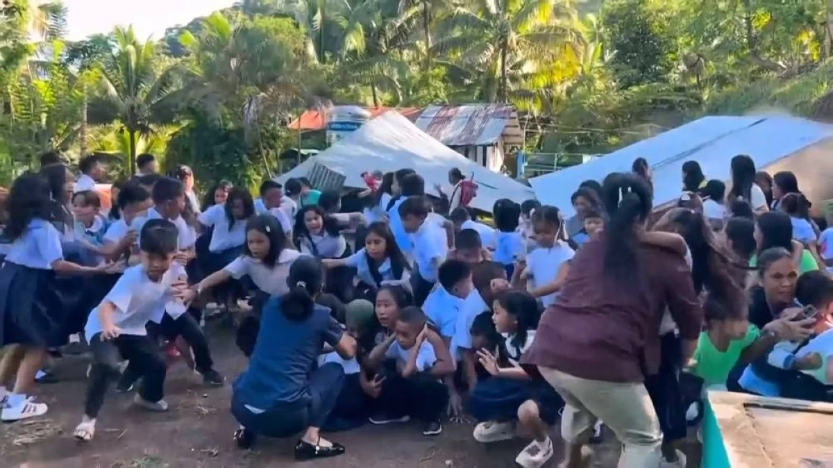 Philippines lifts tsunami alert after 7.8 earthquake