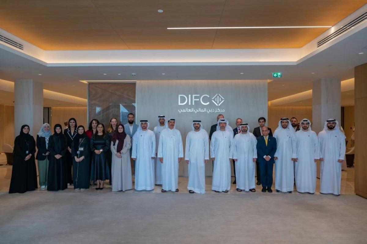 Hamdan bin Mohammed reviews DIFC strategy to advan