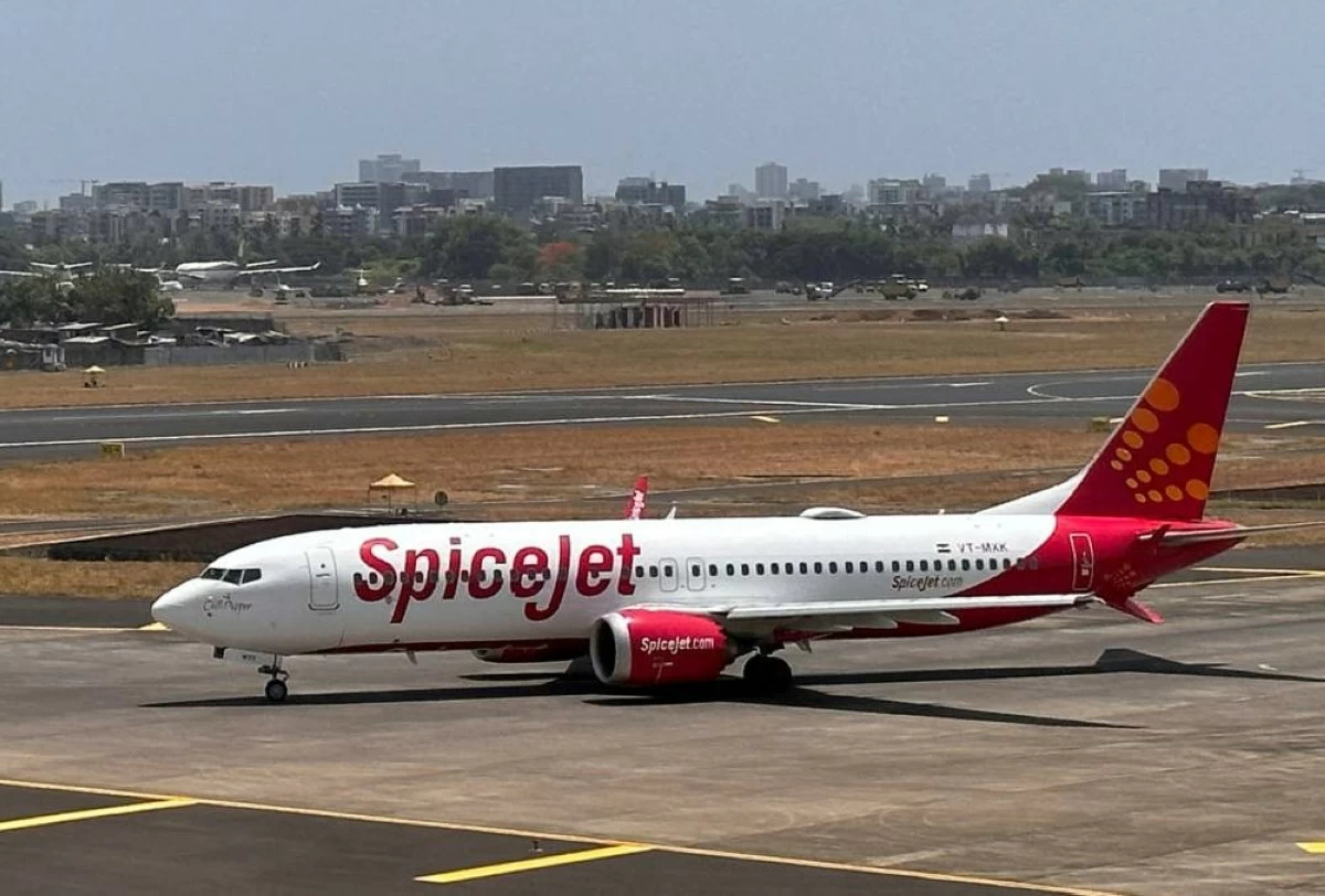 India's SpiceJet funding crunch delays pilot pay as airline 