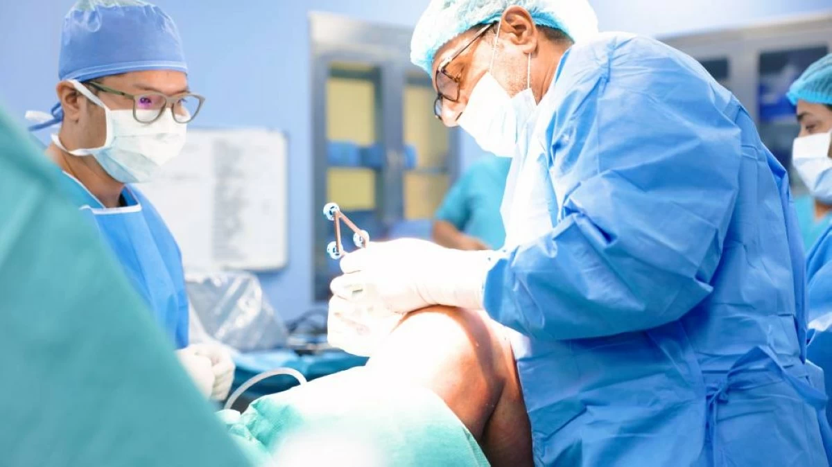 Yas Clinic performs first AI and robotic-assisted 