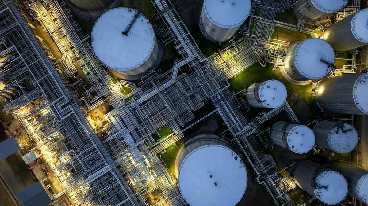 The IEA said the disruption has affected both production and trade, creating challenges for sectors that rely heavily on hydrogen derivatives, particularly fertilisers and industrial feedstocks.
