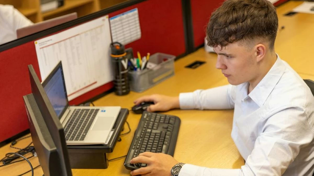 Under the UAE Labour Law an employee is required to serve a notice period even if they resign during their probation period.
Photo credit: Pexels