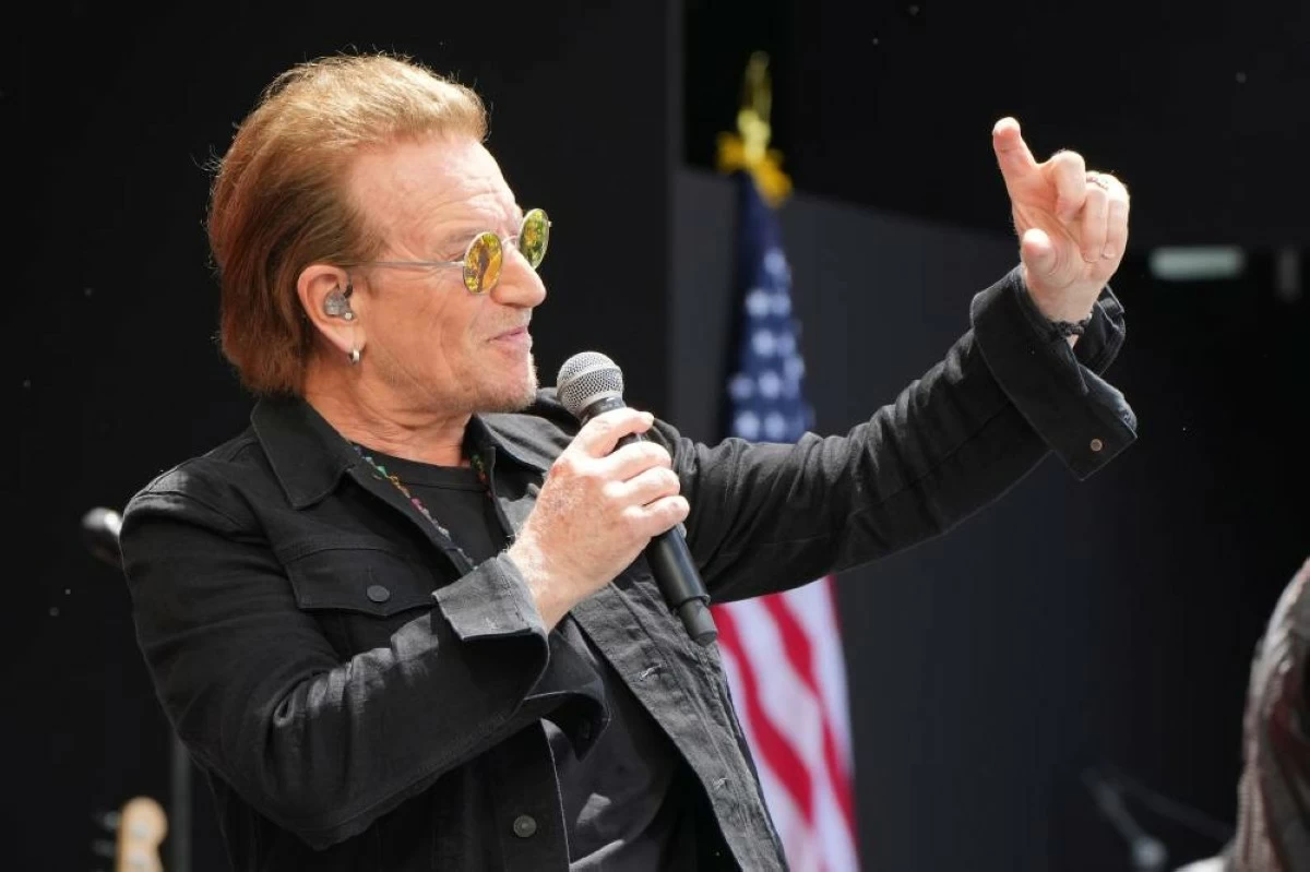 Singer Bono from the rock band U2 performing at the dedication ceremony for the Obama Presidential Center, Thursday, June 18, 2026, in Chicago. (AP Photo/Alex Brandon)