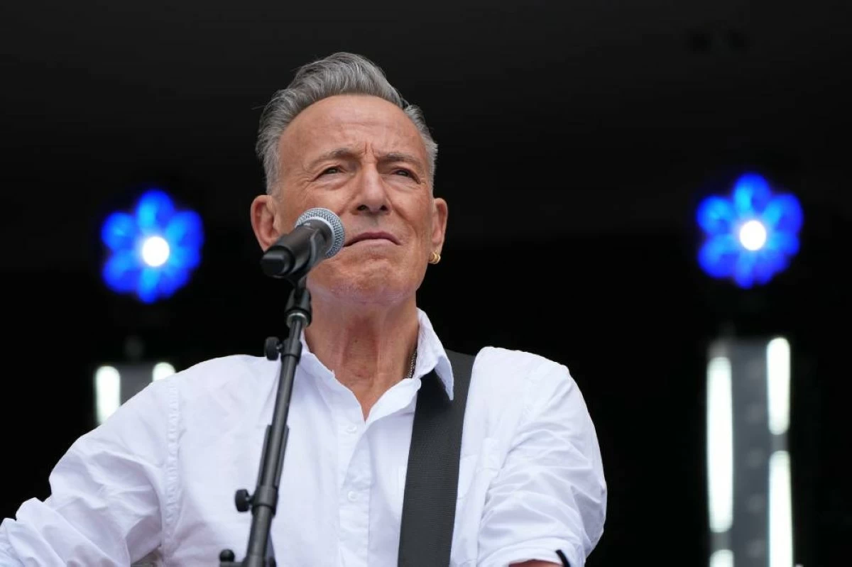 Bruce Springsteen performing at the dedication ceremony for the Obama Presidential Center, Thursday, June 18, 2026, in Chicago. (AP Photo/Alex Brandon)