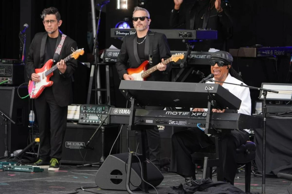 Stevie Wonder performs during the dedication ceremony for the Obama Presidential Center, Thursday, June 18, 2026, in Chicago. (AP Photo/Jeff Roberson)