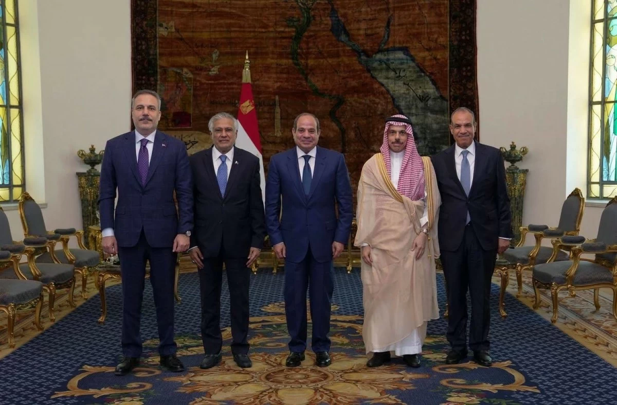 President El-Sisi made the remarks while receiving Mohammad Ishaq Dar, Deputy Prime Minister and Minister of Foreign Affairs of Pakistan; Prince Faisal bin Farhan bin Abdullah Al Saud, Minister of Foreign Affairs of Saudi Arabia; and Hakan Fidan, Minister of Foreign Affairs of Türkiye. The meeting was attended by Egypt’s Minister of Foreign Affairs, Immigration and Egyptian Expatriates Affairs, Dr Badr Abdelatty.