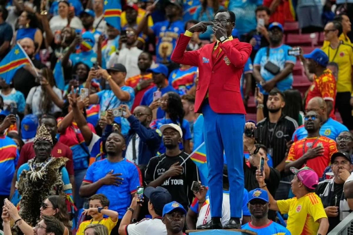 Michel Nkuka Mboladinga, poses as Patrice Lumumba, who was an activist who helped to end Belgium’s colonial rule over Congo in 1960. (AP Photo/Natacha Pisarenko)