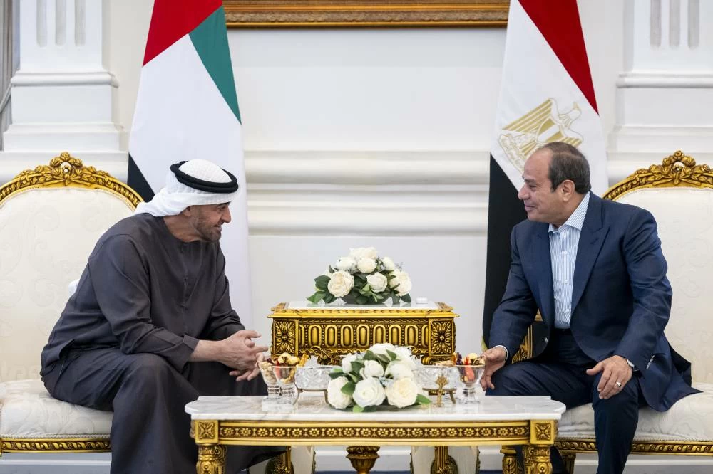 AE President His Highness Sheikh Mohamed bin Zayed Al Nahyan and His Excellency Abdel Fattah El-Sisi, President of the Arab Republic of Egypt, discussed the fraternal ties between the two countries and ways to further strengthen cooperation across all sectors in support of their mutual interests and the prosperity and wellbeing of their peoples. WAM