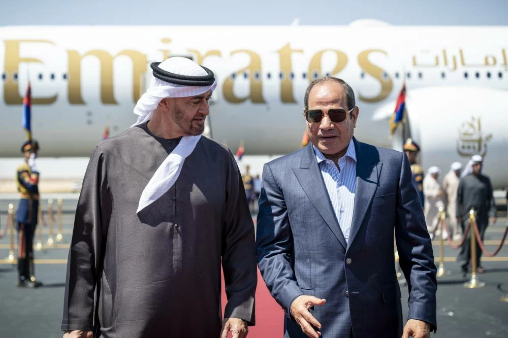 His Highness Sheikh Mohamed bin Zayed arrived in El Alamein, where he was received at the airport by President El-Sisi. WAM