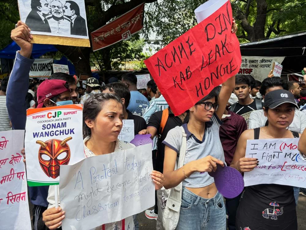 People across India send food via delivery apps to sustain the ‘Cockroach’ protest