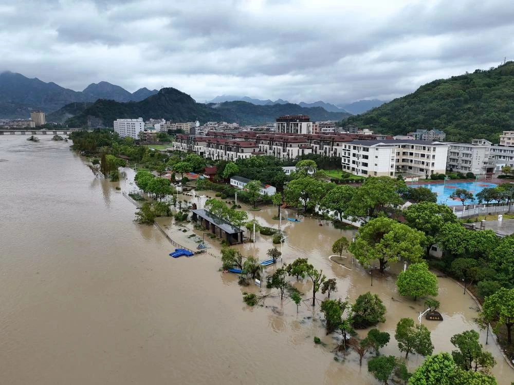 Typhoon Dolphin forces evacuation of more than 383,000 people in eastern China