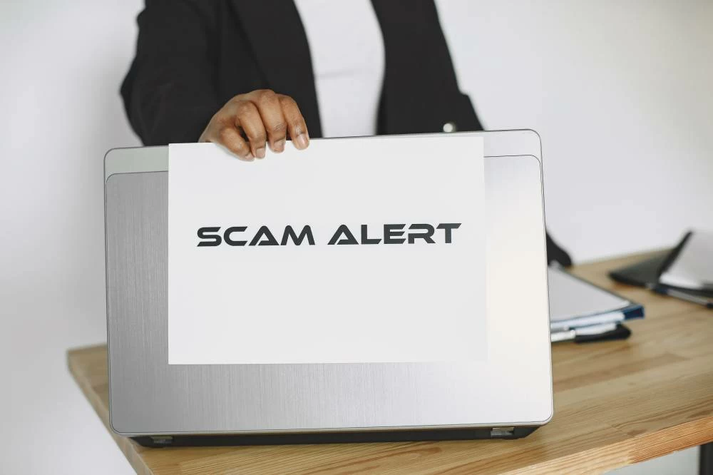In a circular issued on August 31, the consulate said that it had come to notice that a number of Indian nationals in the UAE, particularly among blue collar workers, had fallen prey to such scams.
Photo credit: Gustavo Fring/Pexels