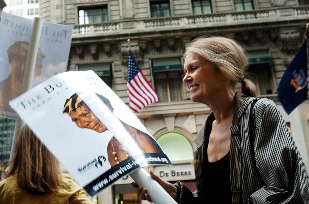 Gloria Steinem protests against the opening of the first United States branch of De Beers jewelry store in New York, June 22, 2005. (Reuters)