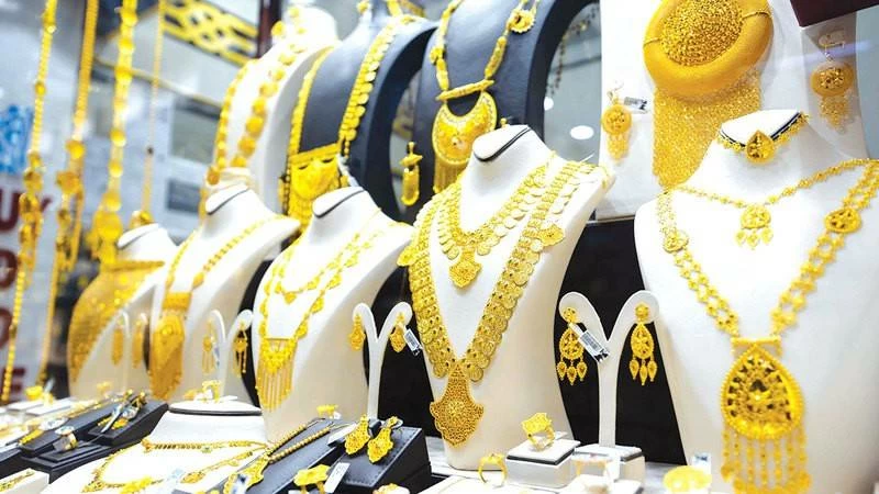 Retailers said falling prices have boosted demand for small and medium-sized bars, although overall demand remains subdued as some buyers continue to anticipate further price declines. The back-to-school period and summer travel season have also weighed on consumer activity. Picture by Yousef Al-Harmoudi.