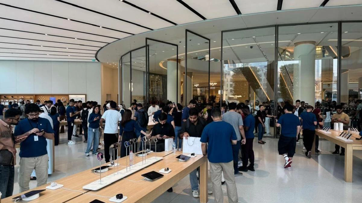 The iPhone 18 Pro starts at AED 5,099, while the iPhone 18 Pro Max starts at AED 5,499. Storage capacities for the new models range from 256GB to 2TB.