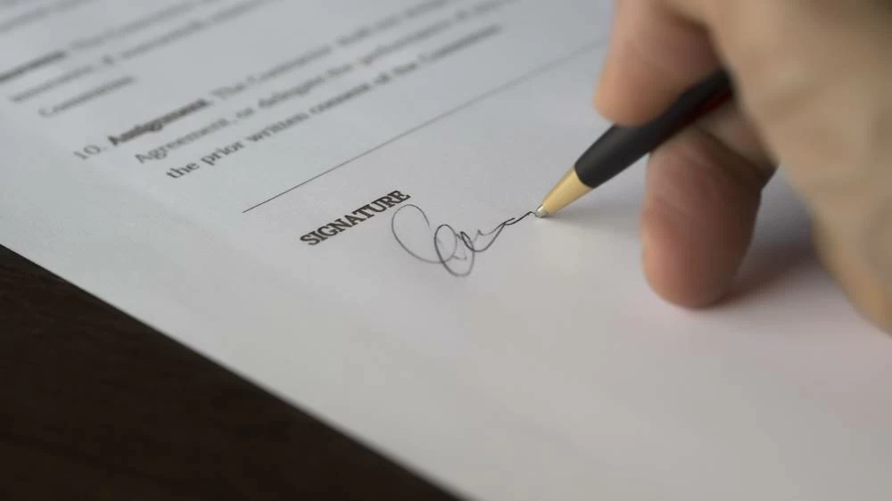 Know your rights as per the UAE Labour Law and look at the details of your contractual agreement, to ensure you receive all your dues as you leave a job.
Photo credit: Pexels