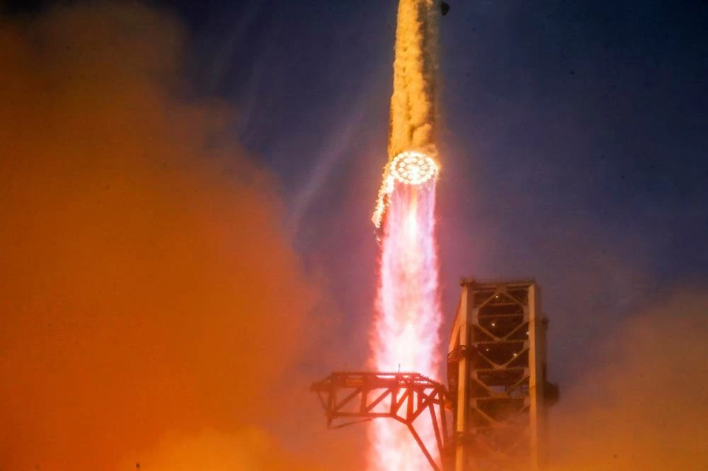 The SpaceX Starship and Super Heavy v3 Booster lift off on its 14h test flight from the SpaceX launch complex in Starbase, Texas, U.S., September 28, 2026. (Reuters)