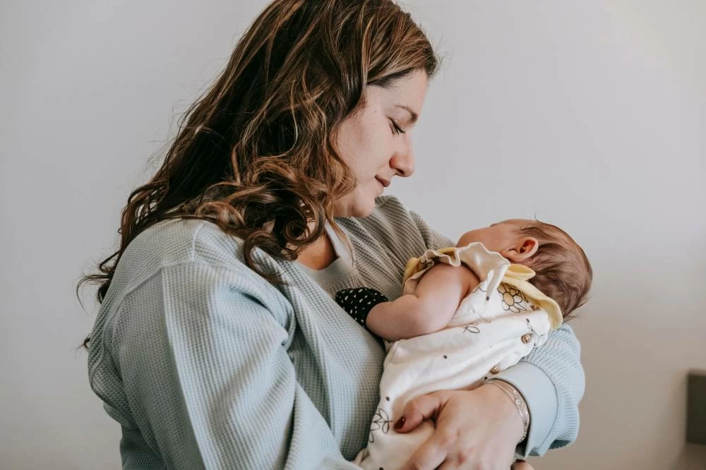 While the weeks after having a baby are often expected to be exhausting and emotionally overwhelming, there is an important distinction between the commonly experienced “baby blues” and postpartum depression.
Photo credit: Sarah Chal/Pexels