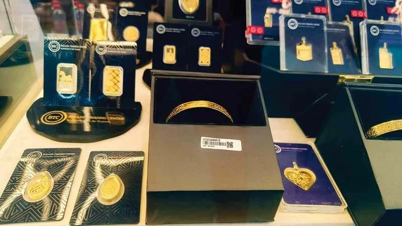 'Wearable bullion’ come in the form of 24-karat necklaces and bracelets. File photograph
