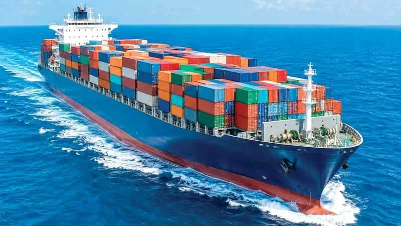 The Committee stressed that when maritime routes return to normal, it will have a positive impact on shipping traffic and associated costs. Picture credit: AI-generated image