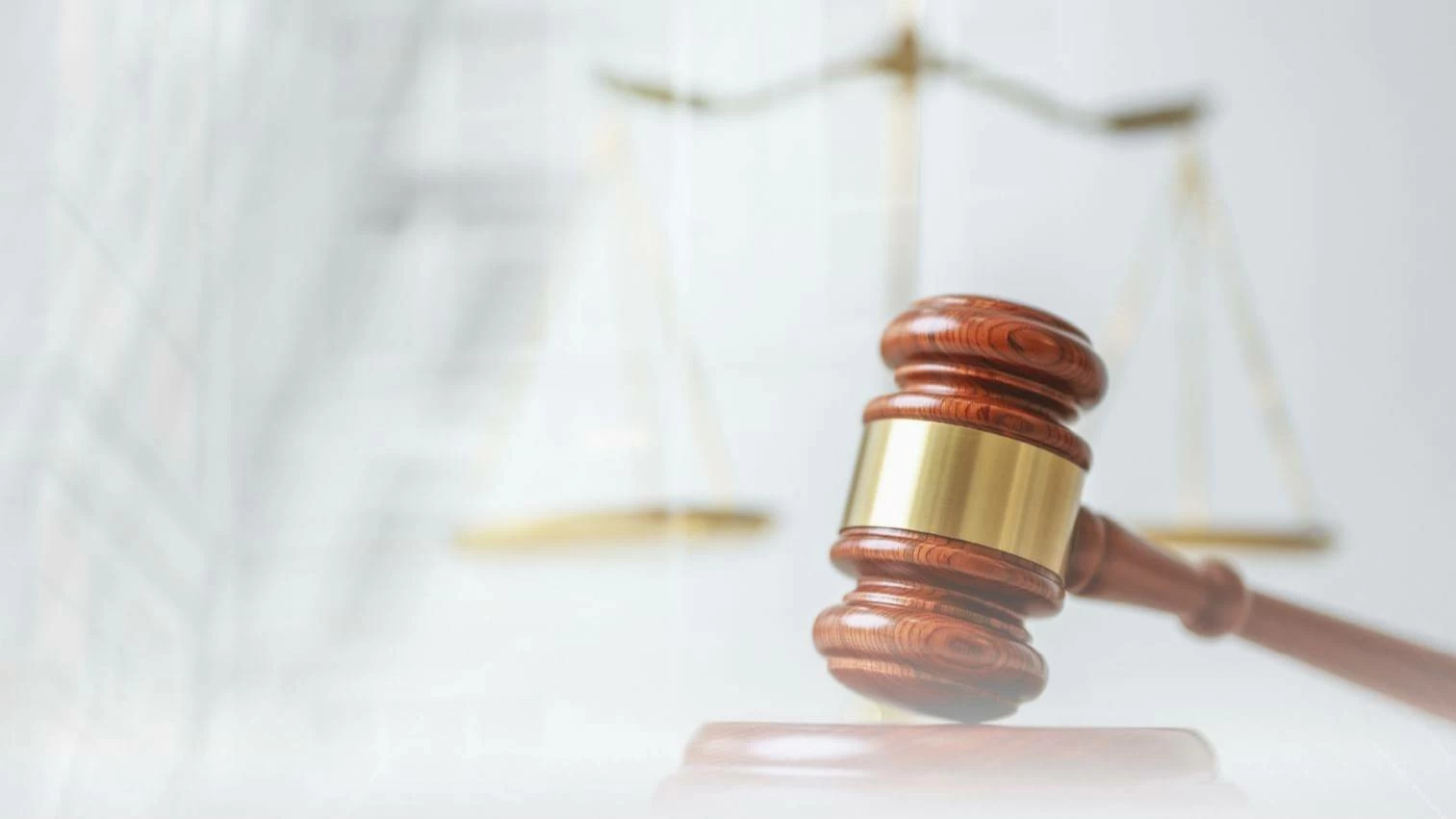 The court ruled to terminate the vehicle purchase agreement and ordered the defendant to return the amount paid by the plaintiff.