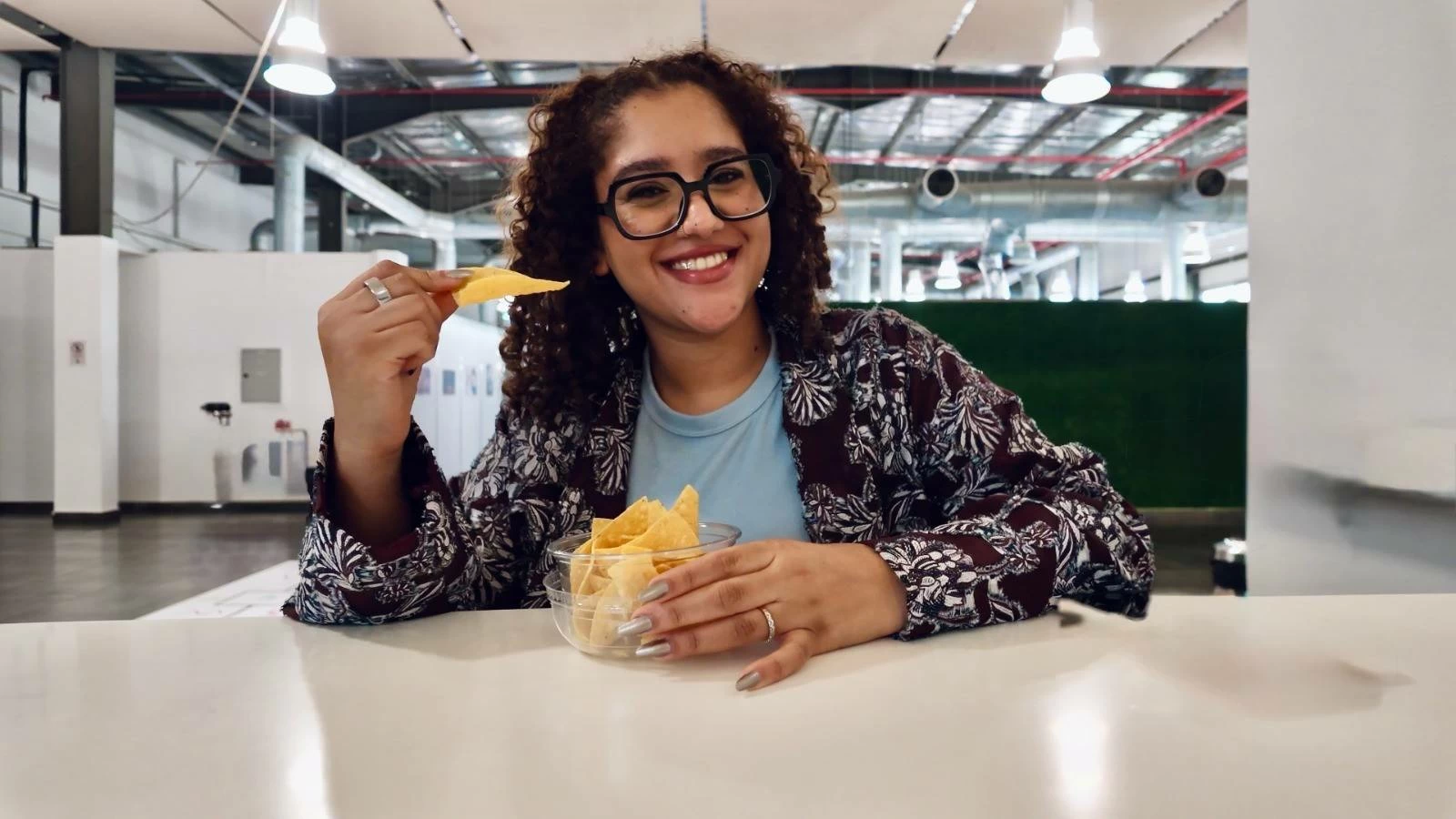 Mudawi bin Hanifa samples a gluten-free corn chip. Photo: Yamani Alafari.