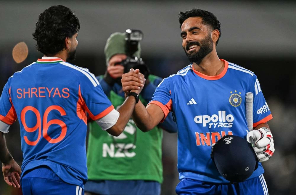 India overcome New Zealand fightback to win T20 opener