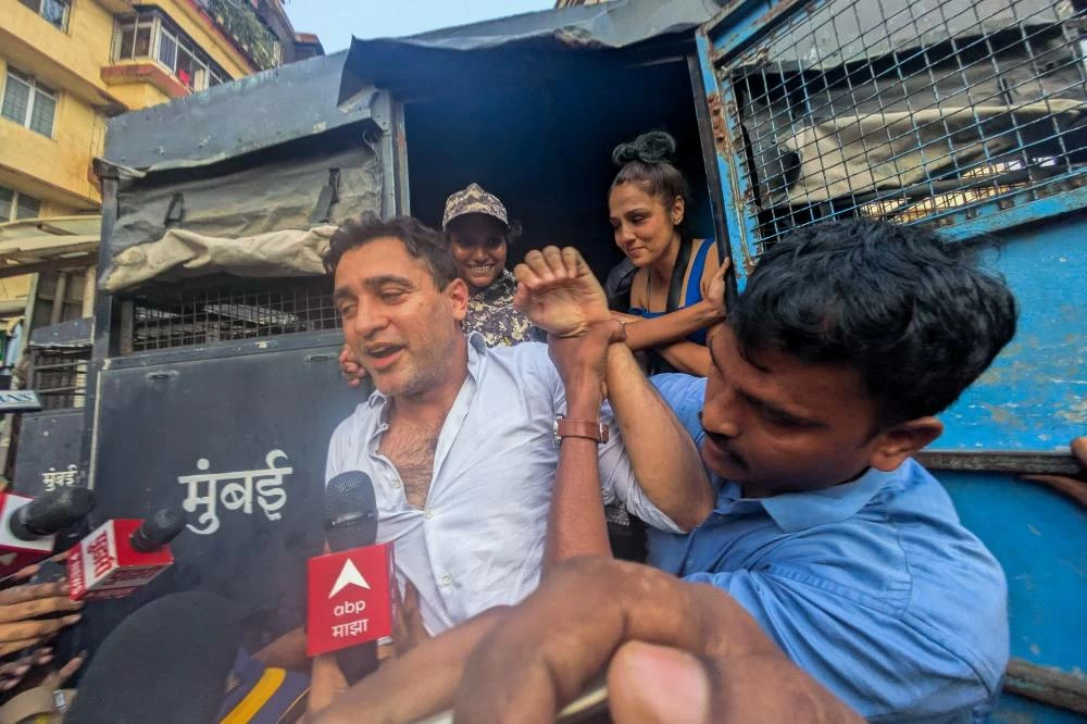 Indian court allows actor Imran Khan to stay until November 2