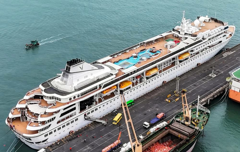 'Paid-for-life' passengers on Villa Vie Odyssey left stranded as fuel costs surge
